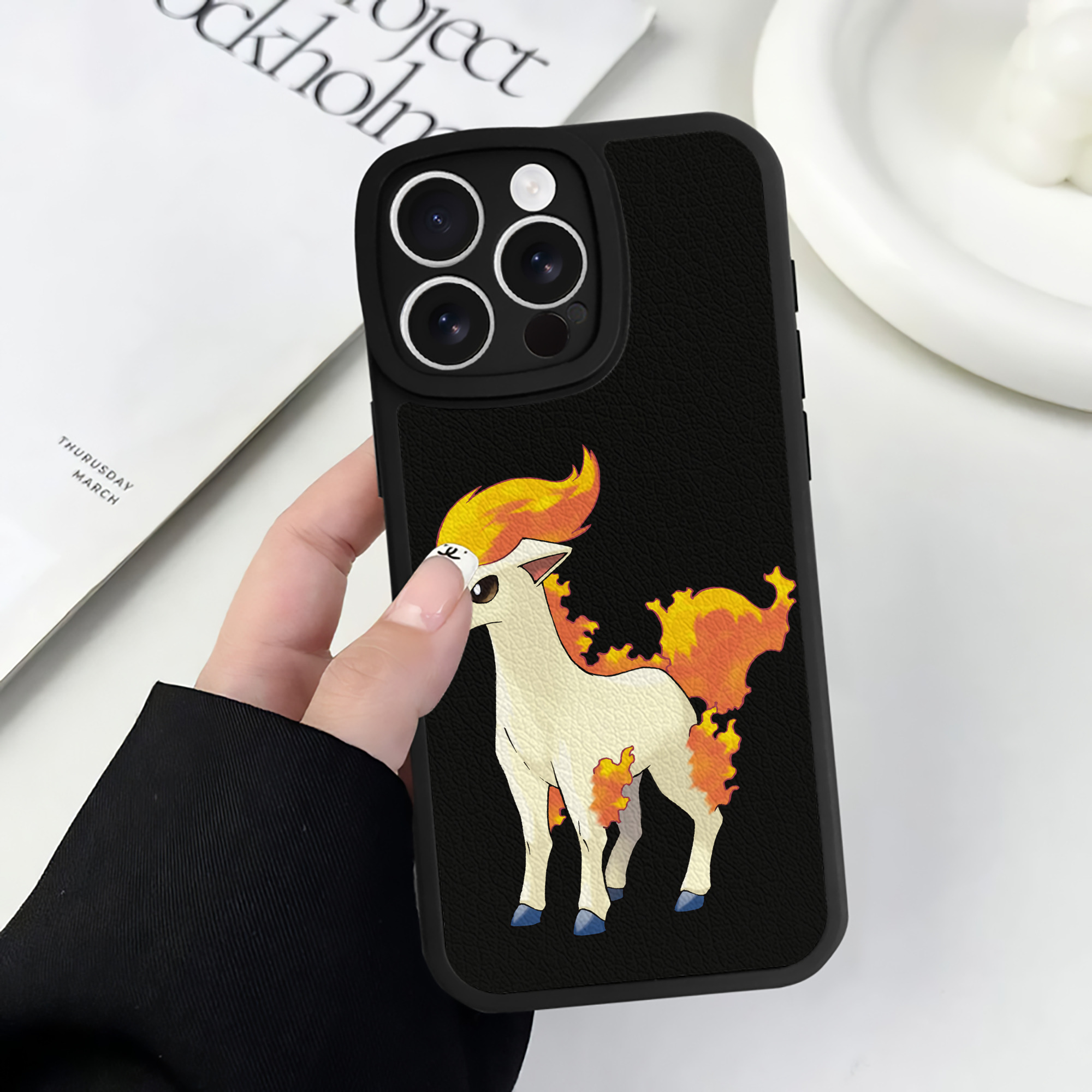 （画像用） ポケットモンスター Pokémon 【iPhone 16シリーズ対応】シリコンスマホケース（レザー調） 材質：シリコン